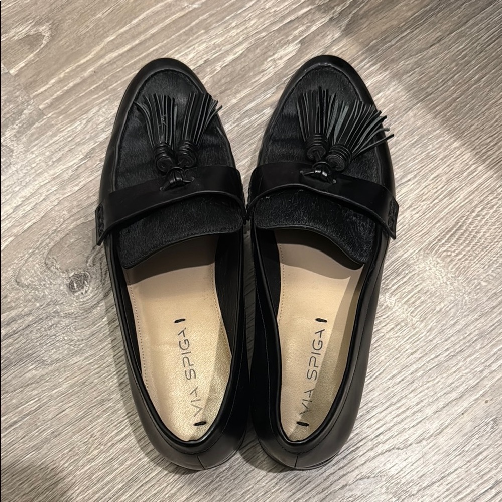 Via Spiga Black Loafers with Tassels (like new)